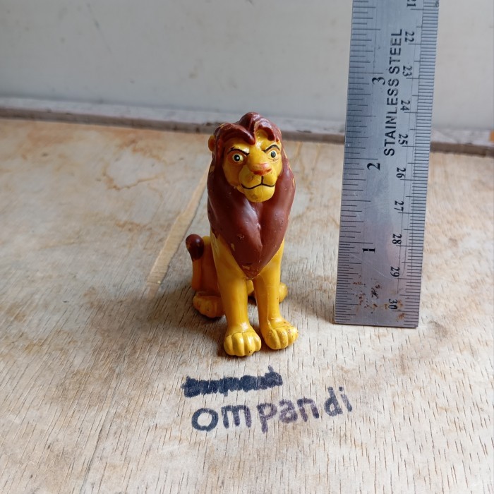 MAINAN figure kartun disney the lion king