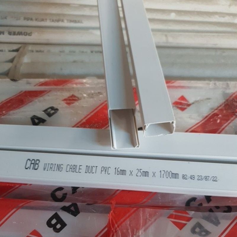 PIPA KABEL DUCTING LISTRIK KOTAK PVC 16mm x 25mm x 170cm merk CAB