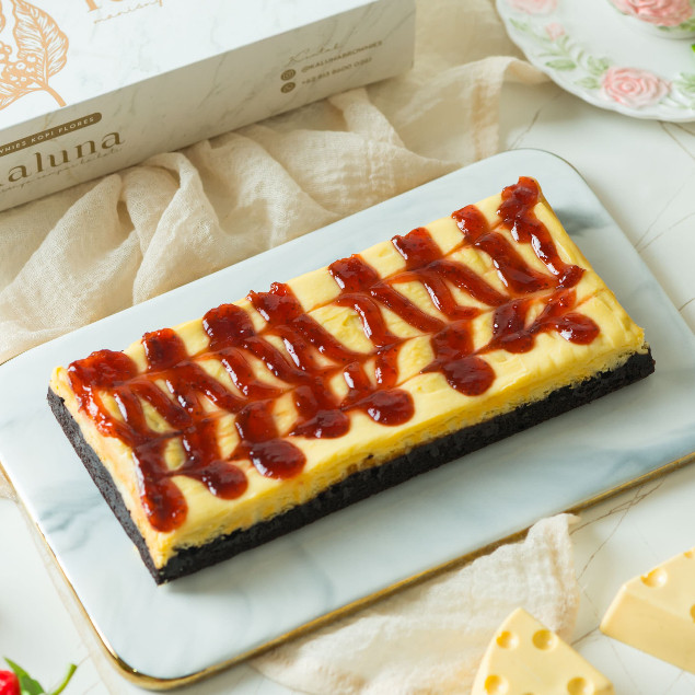 

PROMO!Kaluna Cakes - Fudgy Brownies Strawberry Cream Cheese Uk. 22x10READY