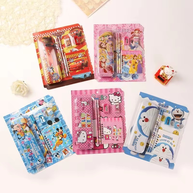 

Tempat Pensil Set 6in1 Karakter Lucu / Paket Lengkap Alat Tulis Kotak Pensil Note Rautan Penghapus Gambar Kartun Imut / Mini Stationery Character 6 Pcs ATK Perlengkapan Menulis Anak Sekolah Hadiah Kado Ulang Tahun Souvenir Goody Bag TK PAUD SD