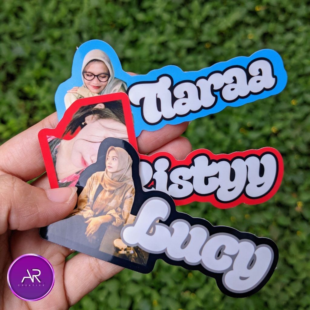 

Stiker Costum Foto Nama | Stiker Viral