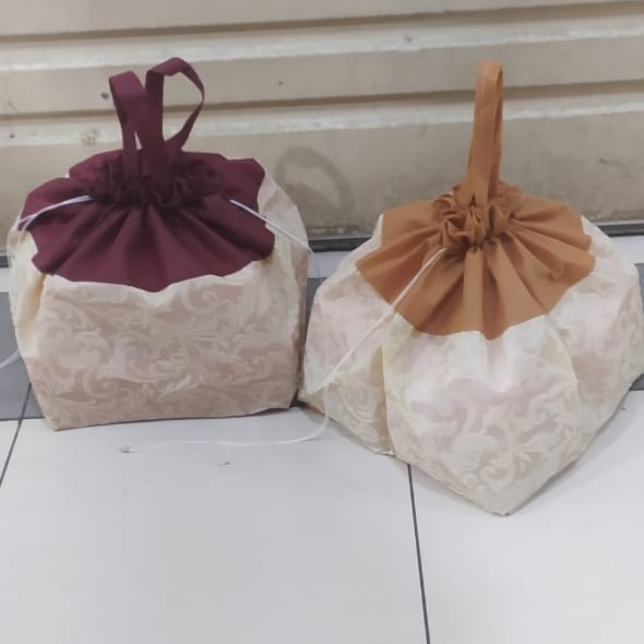 tas kain serut batik buat nasi kotak 25 isi 12 pcs terlaris