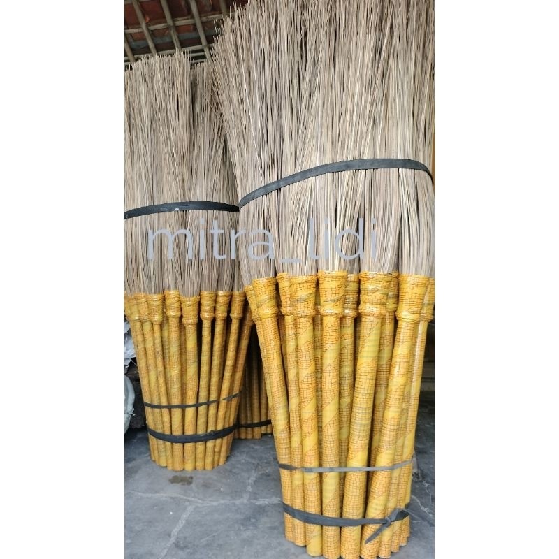 sapu lidi Sapu Lidi Kelapa / Sapu Lidi Gagang / Sapu Lidi Gagang Panjang Kuat Awet