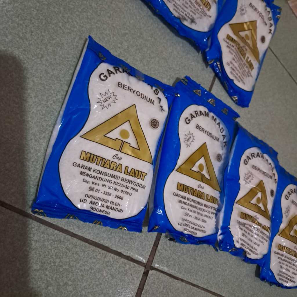 

Garam Dapur Masak Beryodium CAP SIGITIGA G Halus Putih Harga Grosir 200 Gram