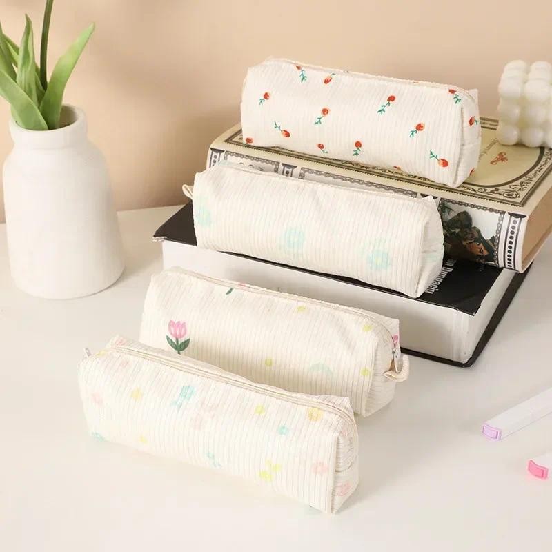 

Retro Cute Pencil Case for Student Beige Color Daisy Tulip Series Pencil Pouch Portable School Large Capacity Stationery Holder