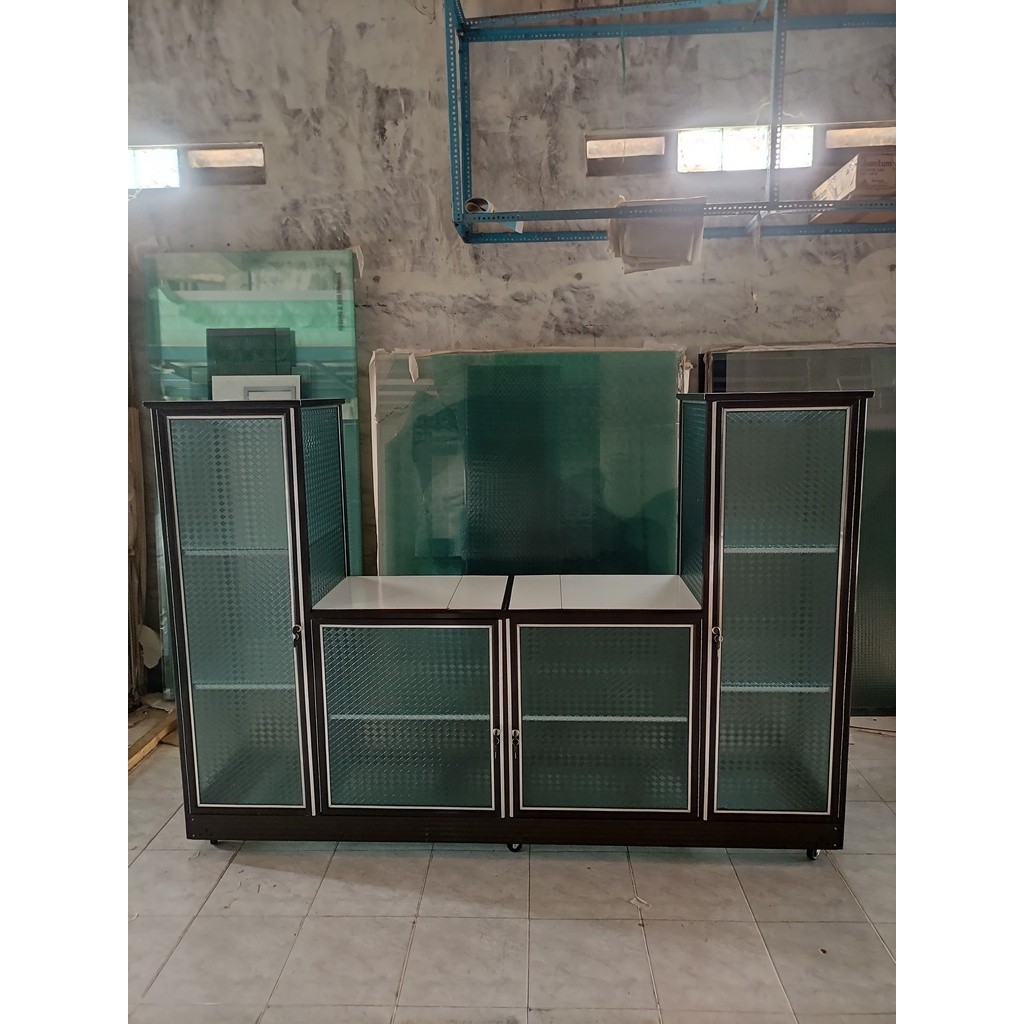 BUVET TV PANJANG 2M Bahan Almunium dan Kaca Lemari TV Meja TV