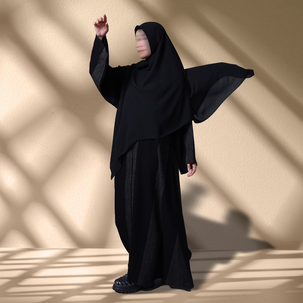 Nehhat Zera Abaya