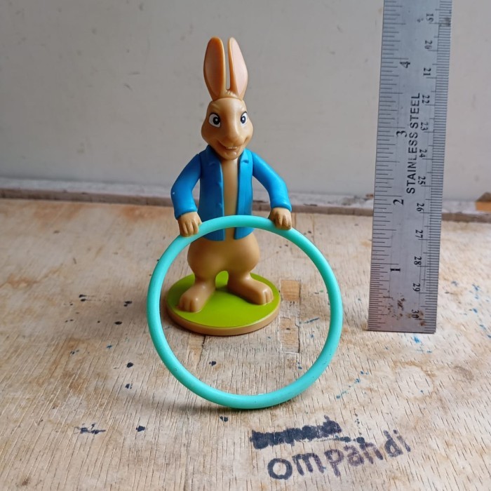 ZS34 figure kartun Peter rabbit McDonald's