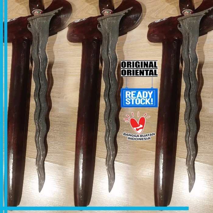 

Keris Pamengkang Jagad 1 pcs Komplit Warangka Tanpa Pamor Seni Leluhur Indonesia Real Pict Kode 005760