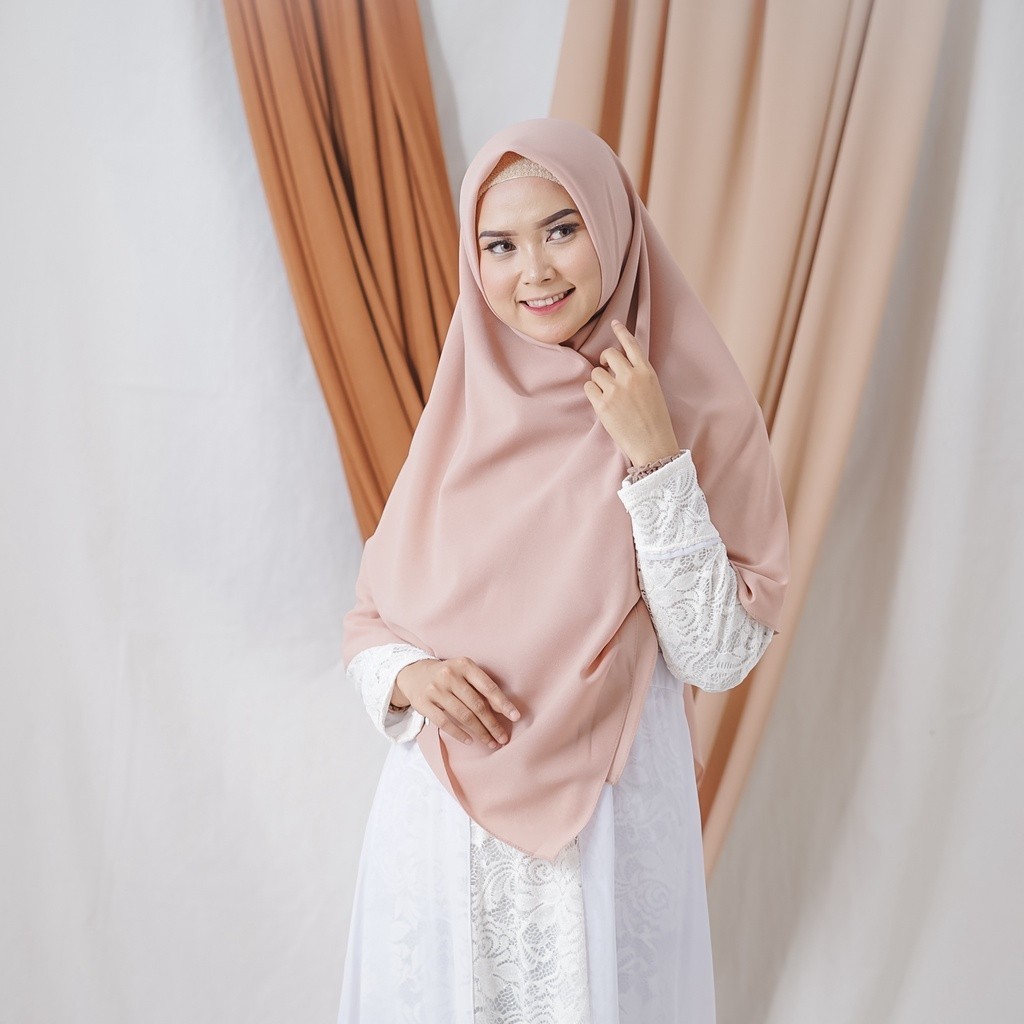 Kerudung Segi 4 Syari Wolfis Jumbo Warna Nude - 130x130 cm