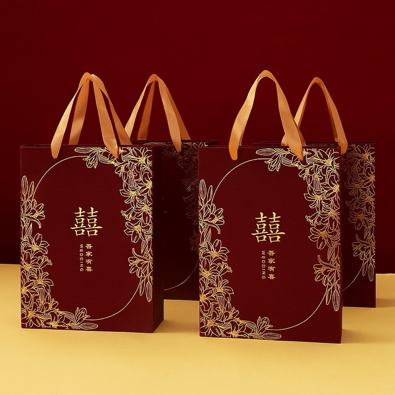 

Sasa Paperbag Shuang Xi Maroon Mewah Sedang Premium Nikah Sangjit Teapai Souvenir / Goodie Bag Wedding Shuangxi Phangteh / Paper bag Red Handuk Suvenir Pernikahan / Kotak Box Handuk Nikah / Candy Box Maroon Shuang Xi / Wedding Gift Tea Pai