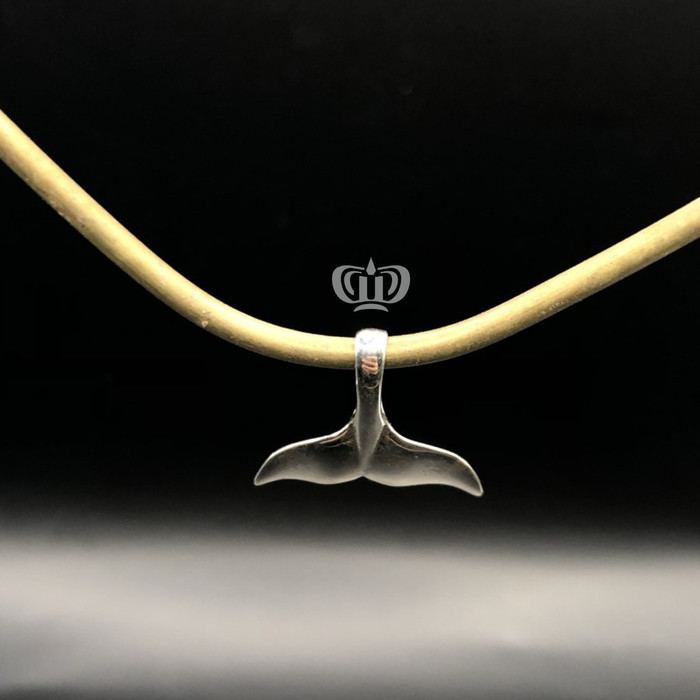 Dewi Souvenir Silver | Liontin ekor ikan hiu fish tail perak bali