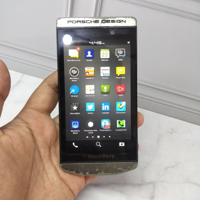 Blackberry Porsche Design P9982