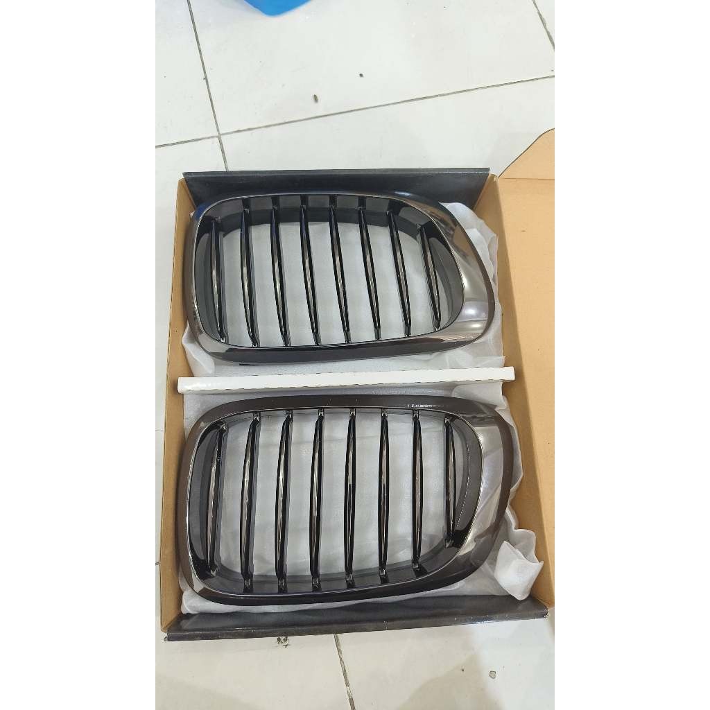 GRILL BMW E46 98 - 01 GRILLE BMW E46 1998 2Pintu