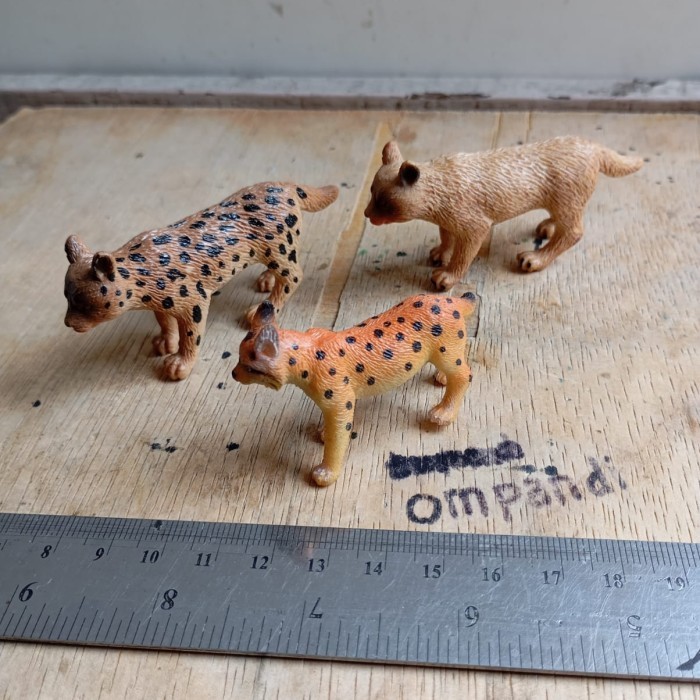 MAINAN 3 pcs figure mainan hewan hyena