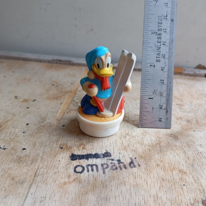 MAINAN figure kartun Donald duck kode 01