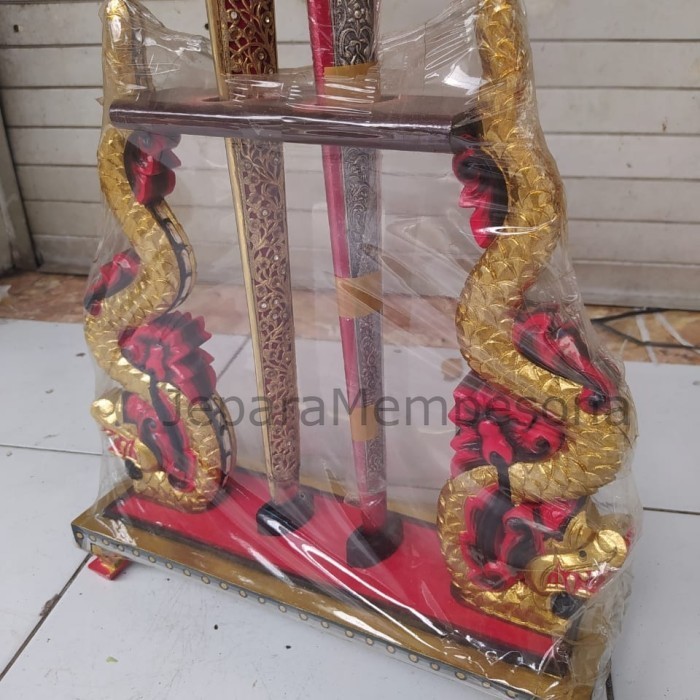 Jagrak tempat Pusaka sunggingan naga