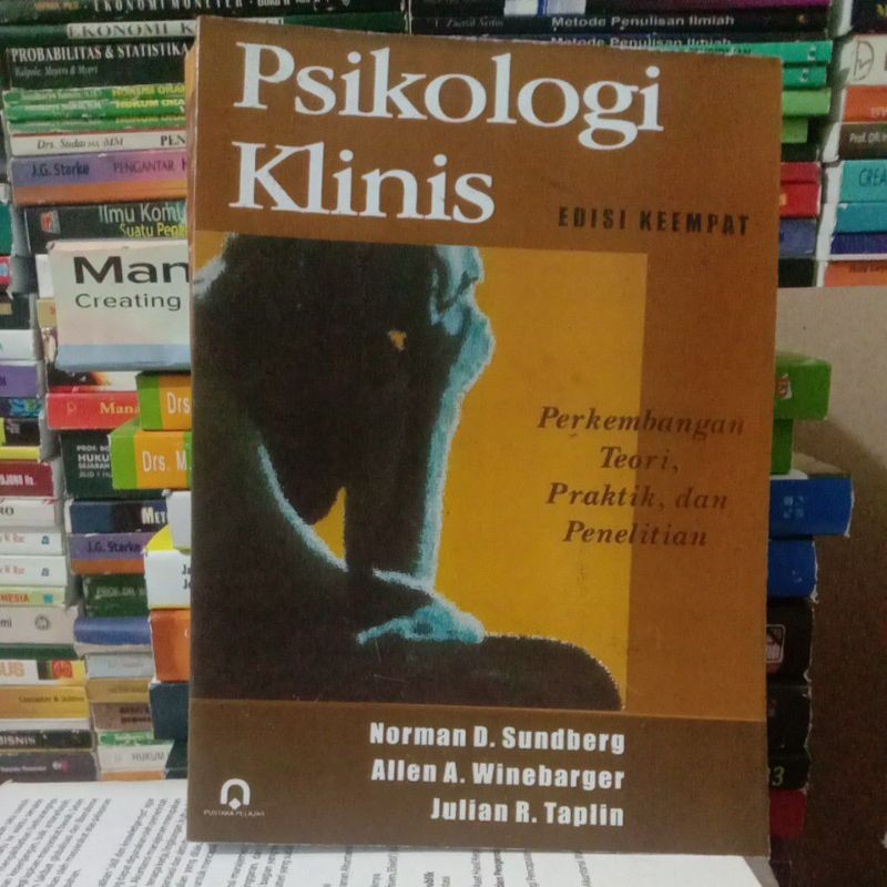 Buku psikologi klinis, edisi ke4, perkembangan teori,praktik, dan penelitian