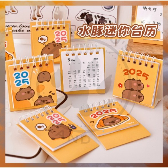 

KALENDER MINI 2025/ KALENDER MEJA MINI MOTIF KAPIBARA CAPYBARA / KALENDER MEJA / KALENDER DUDUK ANAK KARTUN