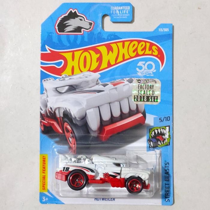 TR99 Hotwheels Hot Wheels Hotweiler putih merah Factory Sealed 2018 Street Beast rare