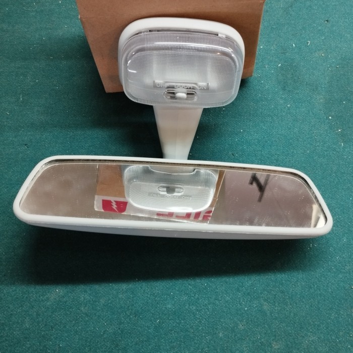 Kaca spion dalam MITSUBISHI MAVEN BERKUALITAS