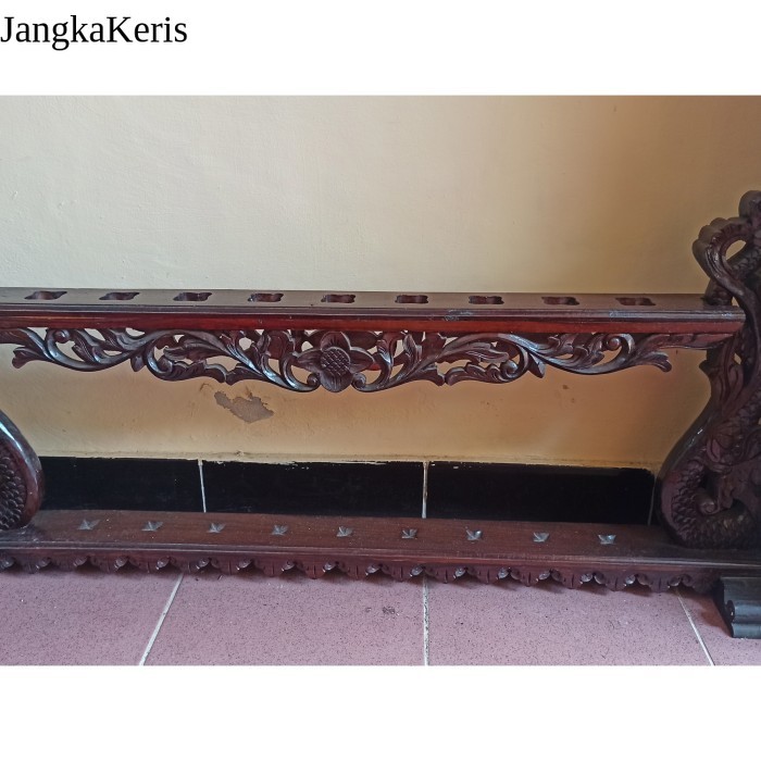 Tempat keris besar antik