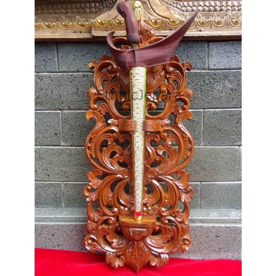 

Blawong Tempat Pusaka Tempel Dinding Kayu Jati Ukir Alusan Istimewa Termurah Seindonesia EJ42234