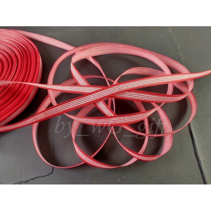 

Pita Merah Garis Putih Pinggir Renda Merah ; Lebar 1 cm