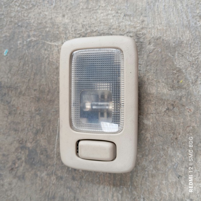 Lampu baca plafon bagian belakang Nissan Serena C24 asli copotan