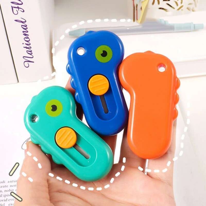 

1 Piece Kawaii Mini Pocket Dinosaur Art Utility Knife Express Box Knife Paper Cutter Craft Wrapping Refillable Blade Stationery