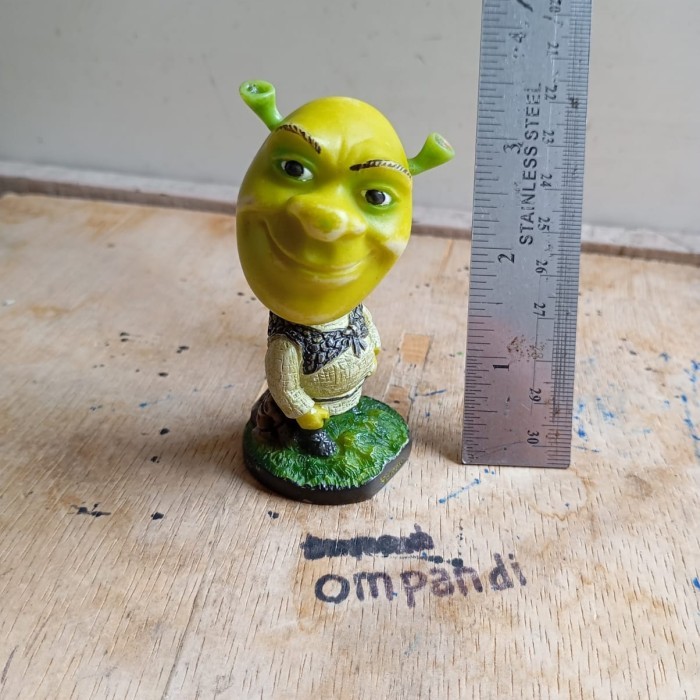MAINAN figure action kartun Shrek kode 01