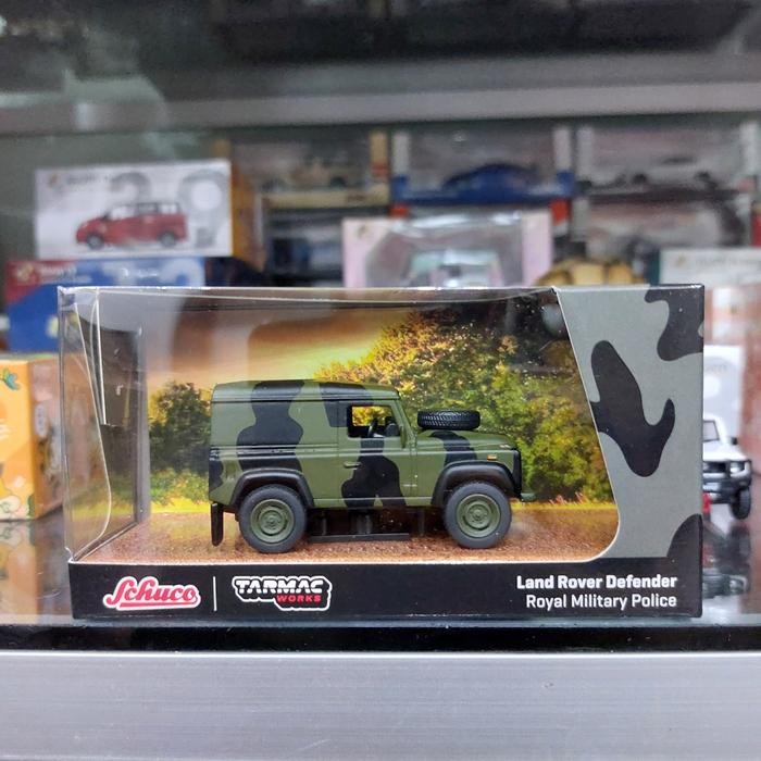 LP2155 Tarmac Skala 64 Land Rover Defender Royal Military