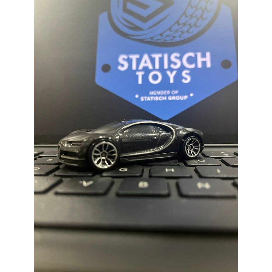 Hotwheels 16 Bugatti Chiron Hitam Factory Unrivet Hot Wheels