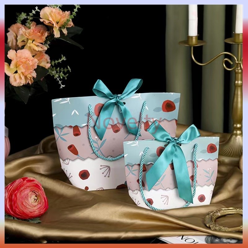 

Novelty Tas Kado/Kantong Kertas/Tas Kado Liburan/Tas Kado Ulang Tahun Kantong Kertas (dengan Pita)