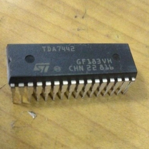 IC TDA7442  TDA 7442 TDA7442 ORIGINAL KUALITAS BAGUS