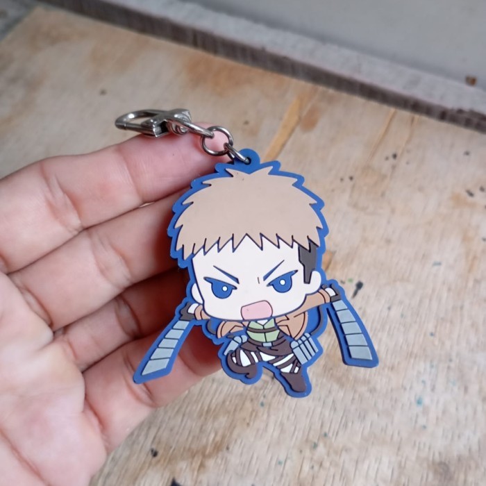 MAINAN mainan aksesoris attack on titan