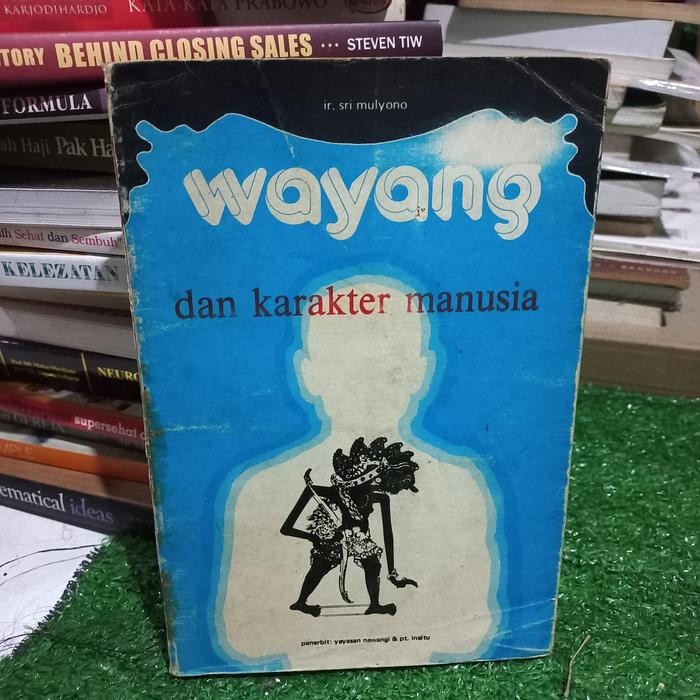 Buku Wayang dan Karakter Manusia