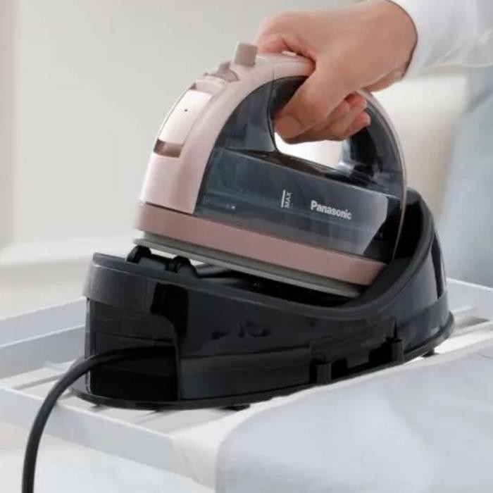 PANASONIC Setrika Uap Tanpa Kabel Cordless Iron NI-WL41-Garansi Resmi - NI-WL35