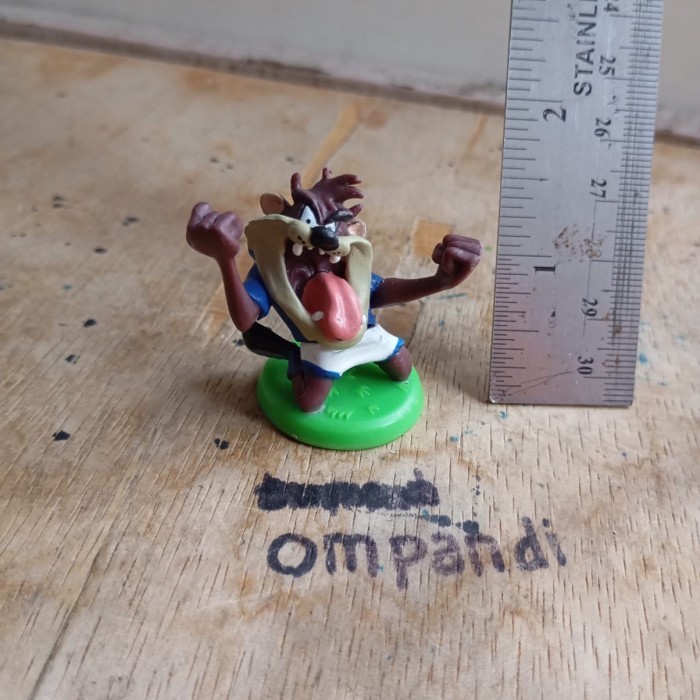 MAINAN figure kartun looney tunes tazmania mini