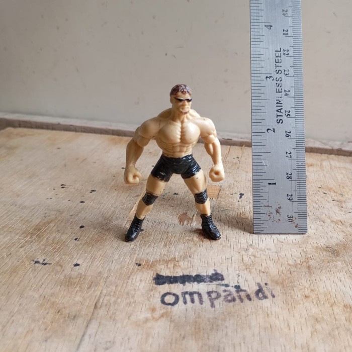 ZS34 action figure mini smack down kode 01