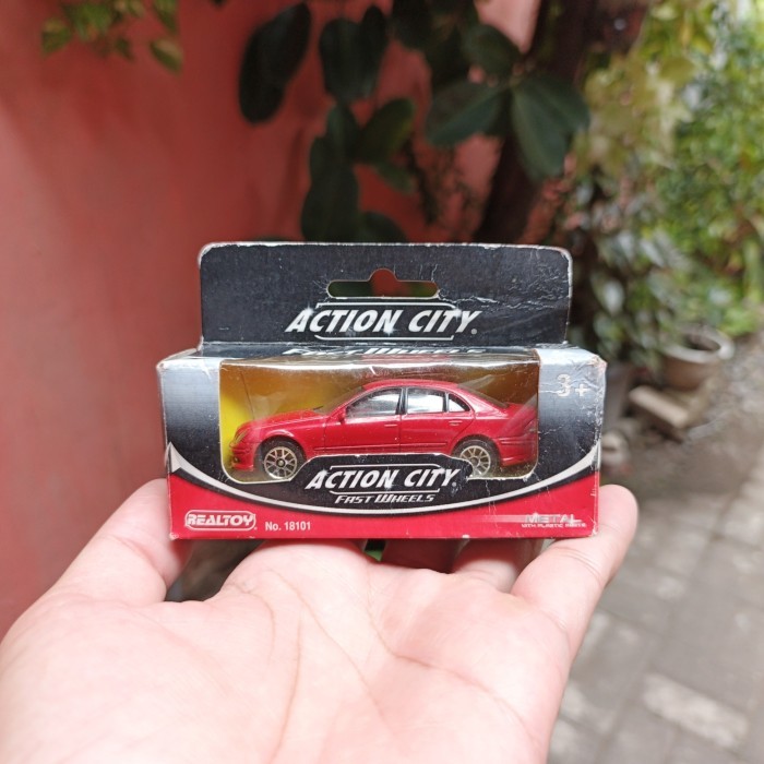 Mercedes Benz E55 AMG E Class Realtoy Action City Red Miniatur Mainan Diecast