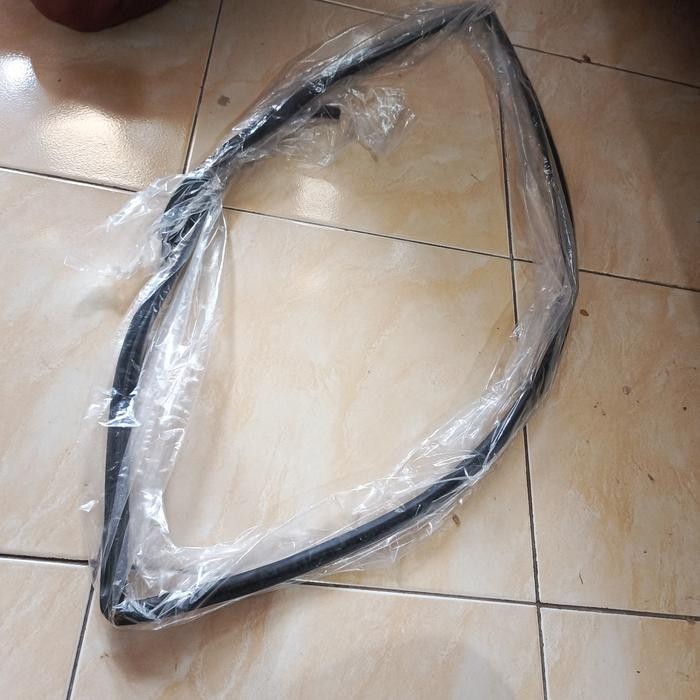 SALE list kaca belakang bmw E60