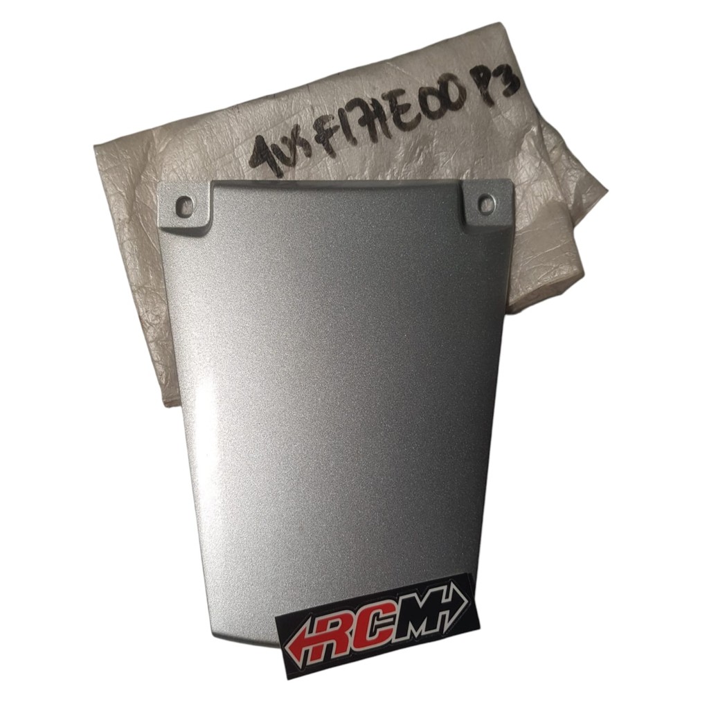 4US-F171E-00-P3 COVER PET STOP TUTUP BODI BODY BODI SAMBUNGAN BELAKAN FIZR F1ZR FIZ-R VEGA R SILVER 