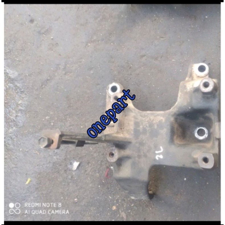 bracket pompa AC kijang kapsul diesel original