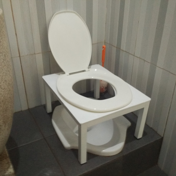 Kloset Duduk Besi Toilet Duduk Portable Closet Dudk Rangka Besi