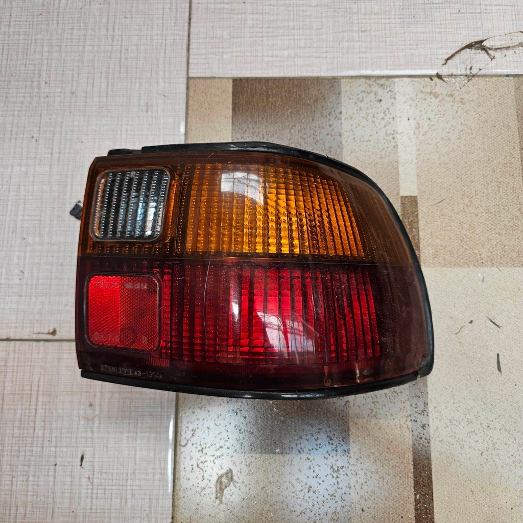 Original Stoplamp Lampu Rem Belakang Kanan Mobil Ford Laser Gala Sonic 1991 UP 1995