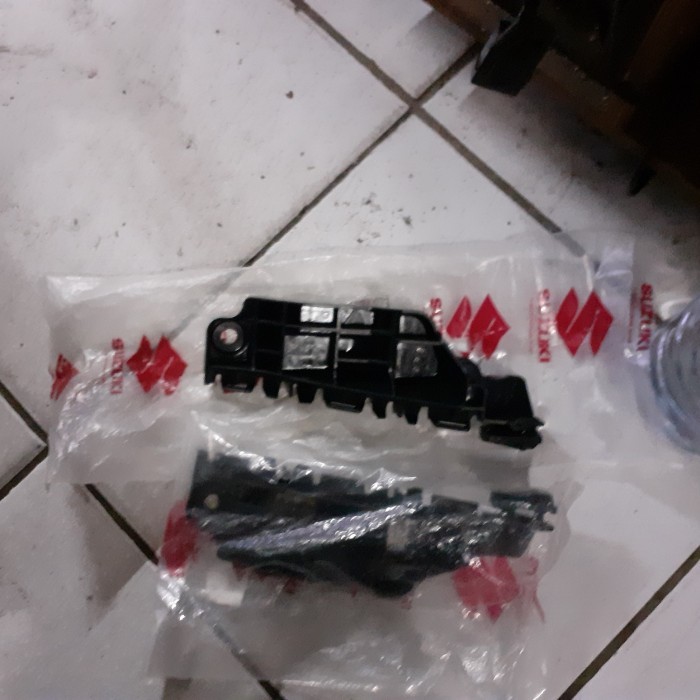 breket bemper depan suzuki splash