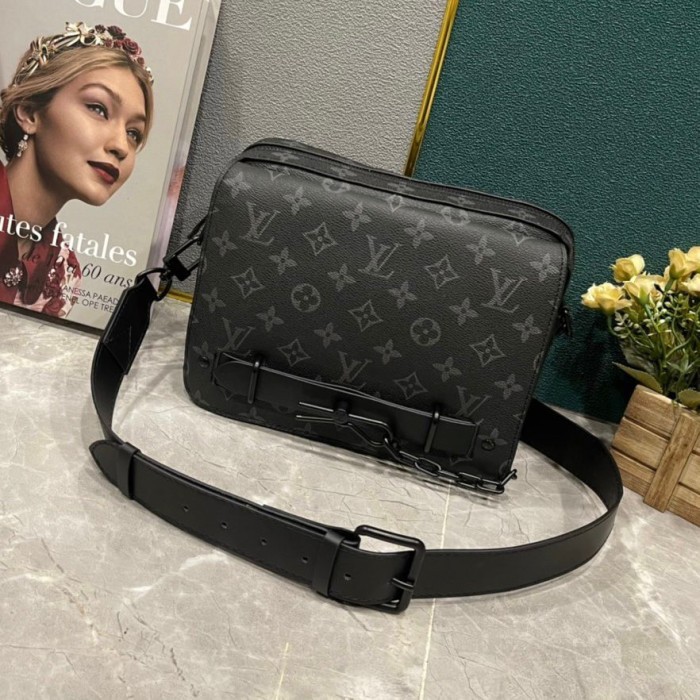 SLING BAG PRIA BRANDED IMPORT / TAS SELEMPANG PRIA BRANDED BAHAN KULIT / TAS PRIA CASUAL  LIMTED  HI