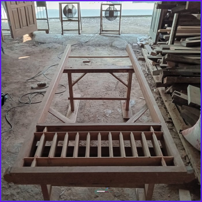 Kusen Pintu Kayu Kamper Jalusi/Kusen Kayu Kamper/Kusen Kamper