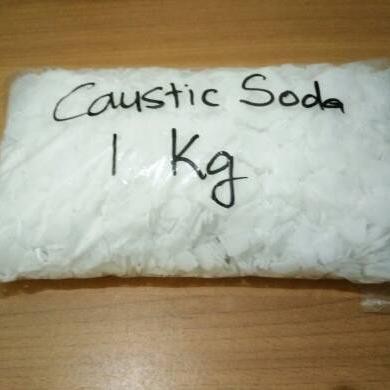 SODA API / CAUSTIC SODA / NaOH ( 1kg/pack ) - SODA API BUBUK 1 KG